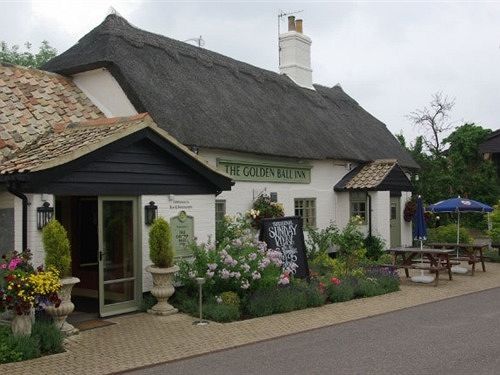 Golden Ball Hotel Elsworth Bagian luar foto